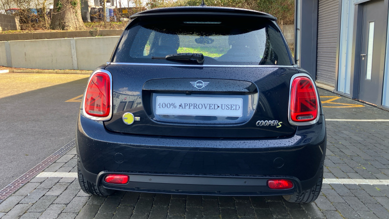 MINI Hatchback 135kW Cooper S Level 3 33kWh 3dr Auto Electric Hatchback